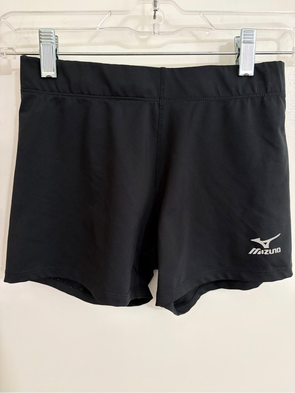 Women’s M Mizuno Black Volleyball Shorts